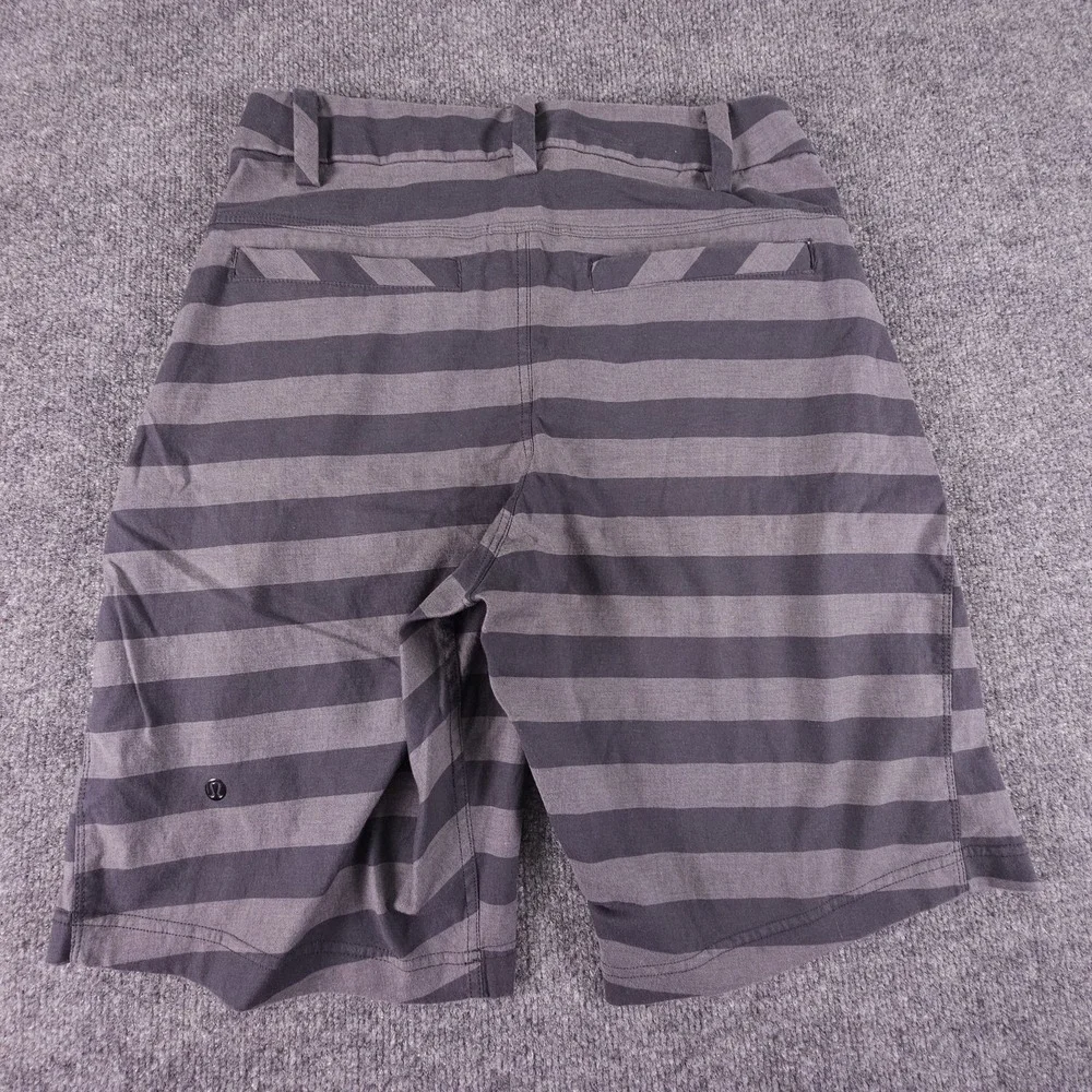 Lululemon Men's Gray Striped Chino Shorts Cotton Size 30 Athletic Active Outdoor